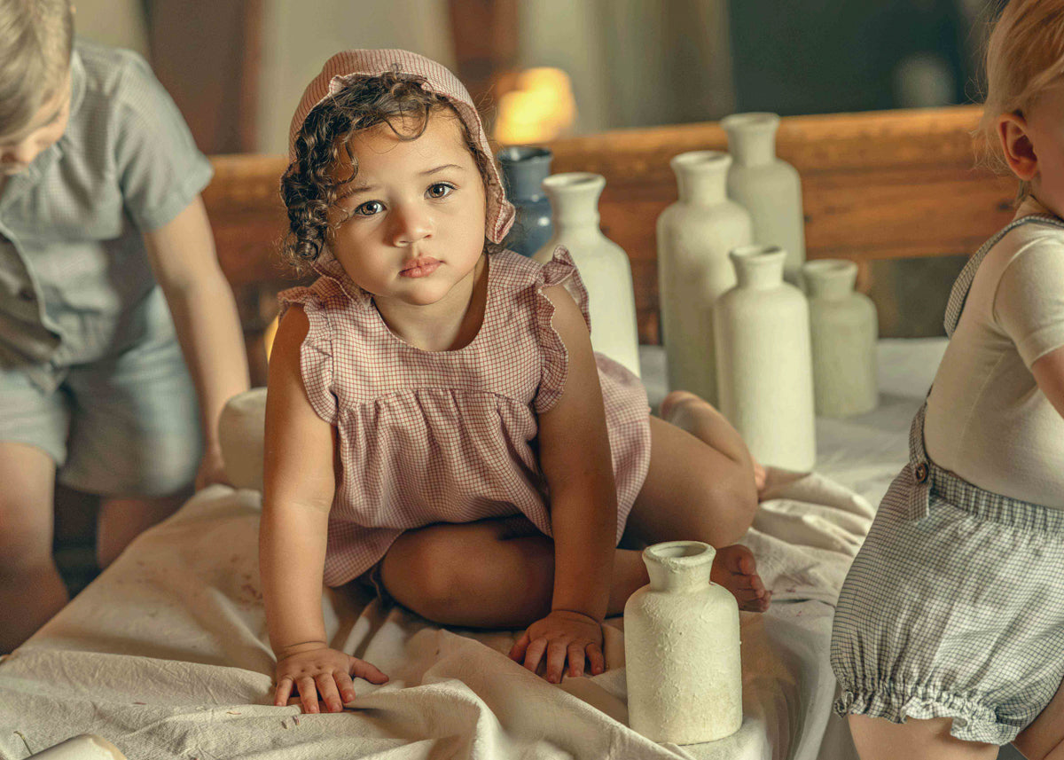 Bonnet with Ruffle Brim