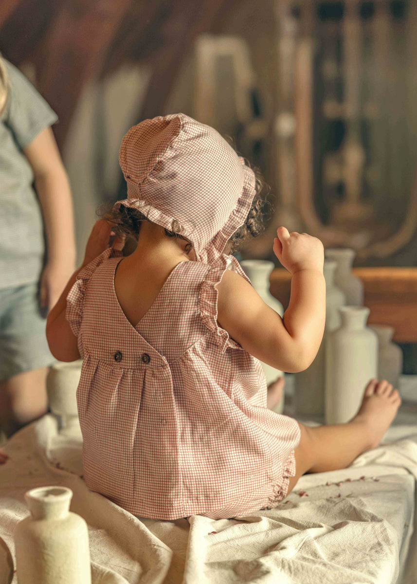 Bonnet with Ruffle Brim